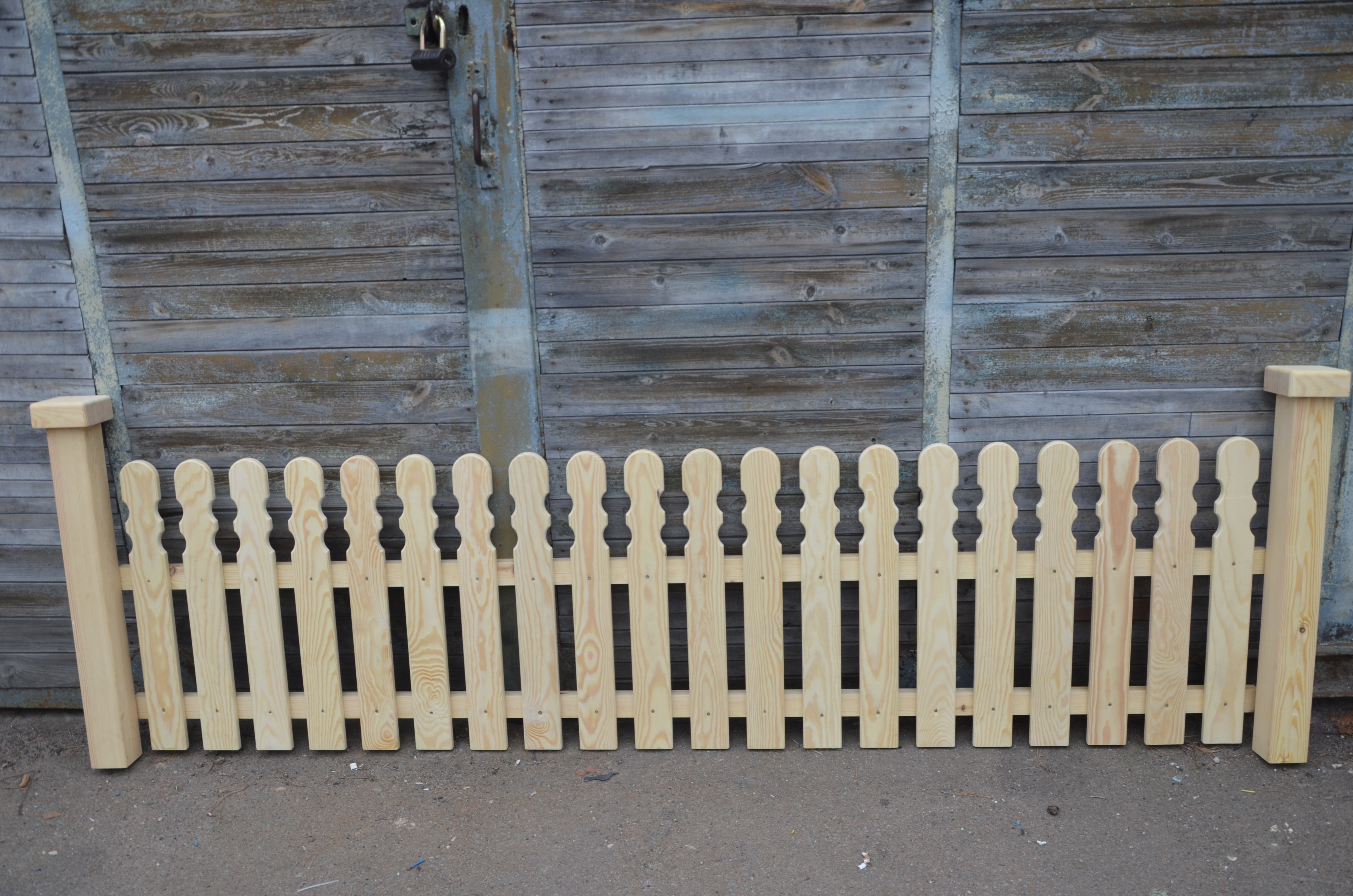 забор из деревянного штакетника фото варианты
